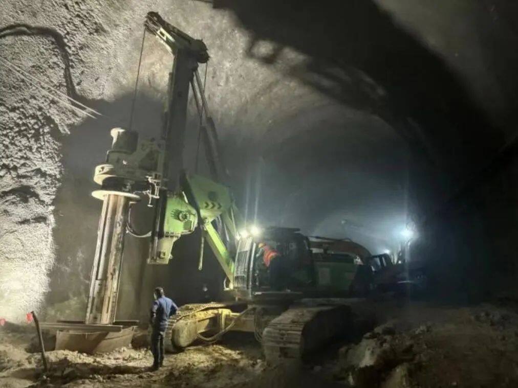 施工現(xiàn)場拍圖