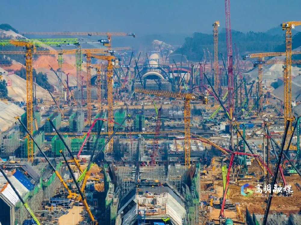 現(xiàn)場直擊！樁基工程完成85%！設(shè)站高明的高鐵站進(jìn)展